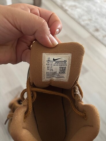 21 Beden camel Renk Nike bot
