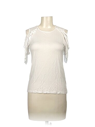 Pull and Bear T-shirt %70 İndirimli.