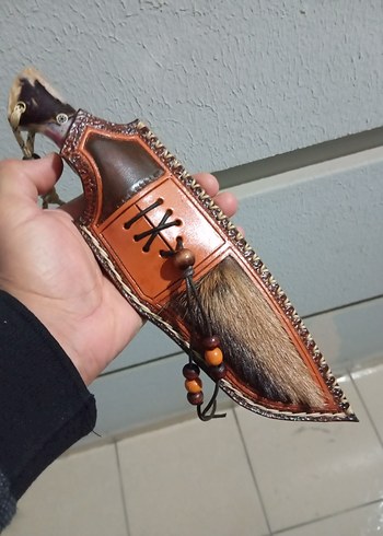 Kahverengi Deri Kınlı Bıçak
