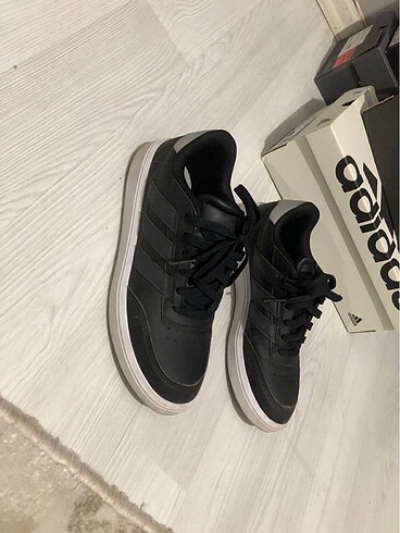 38 Beden Adidas ayakkabi 38 numara