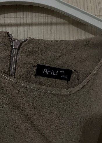 Bej Uzun Kollu Düğmeli Kadın Elbise - Görsel 3