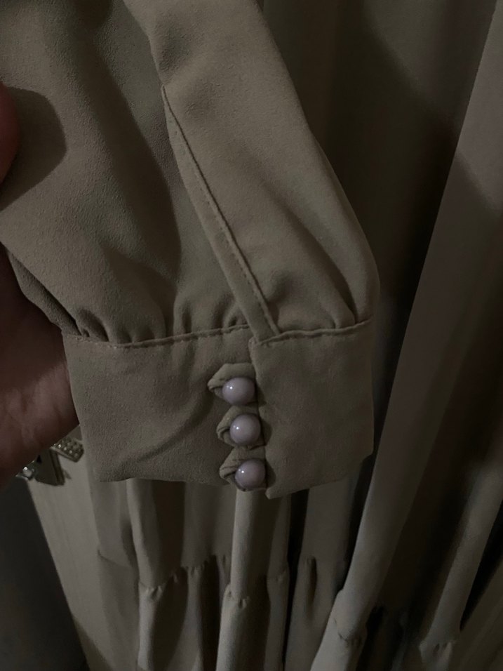 Bej Uzun Kollu Düğmeli Kadın Elbise - Görsel 2