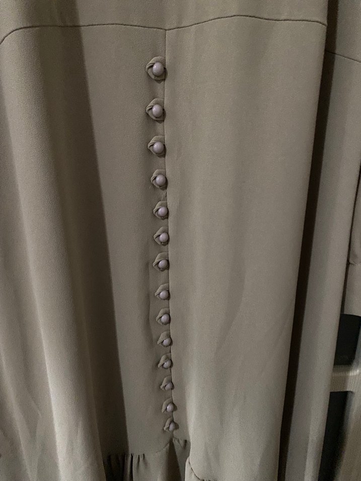 Bej Uzun Kollu Düğmeli Kadın Elbise - Görsel 4