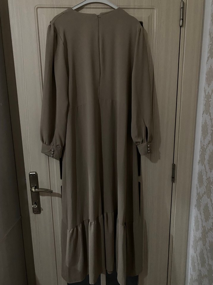 Bej Uzun Kollu Düğmeli Kadın Elbise - Görsel 5