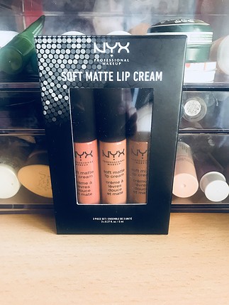 universal Beden NYX Soft matte lip cream set 13