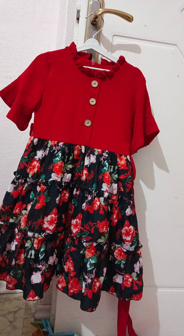 Kız Çocuk Kırmızı Çiçekli Fırfırlı Elbise - Görsel 2