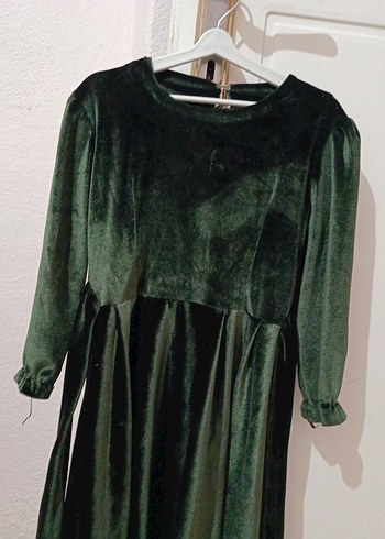 Uzun Kollu Yeşil Elbise - Görsel 2