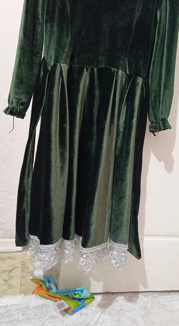 Uzun Kollu Yeşil Elbise - Görsel 3