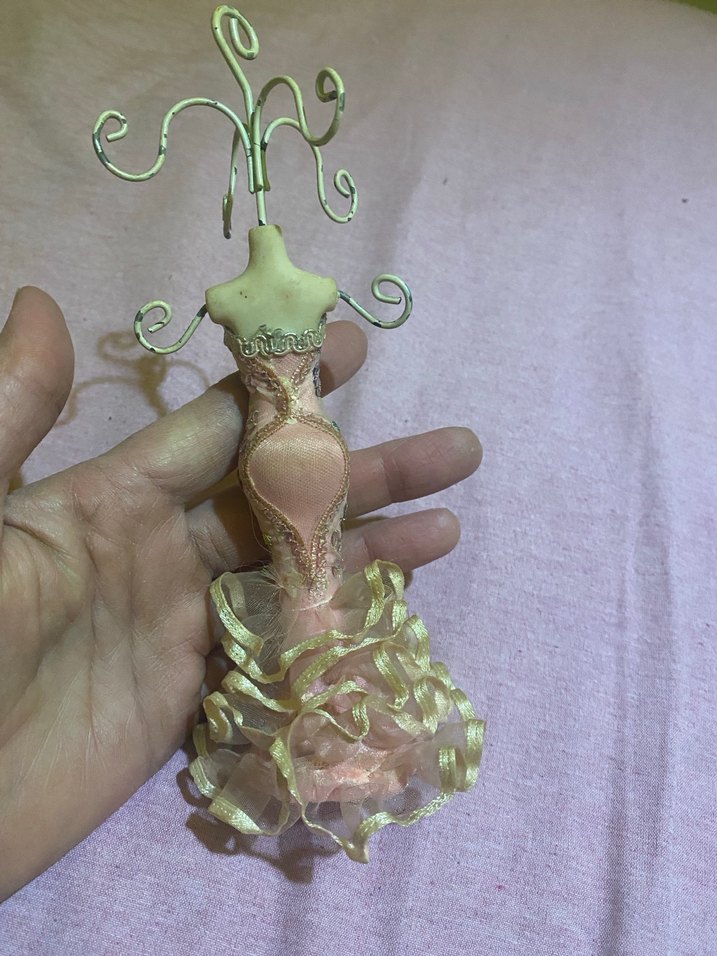 Pastel Altın Renkli Takı Standı Figürin - Görsel 5