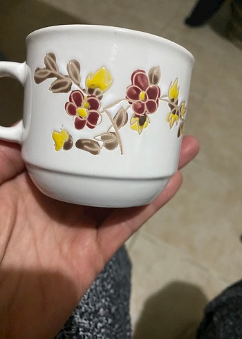 Çiçek Desenli Beyaz Seramik Kupa - Görsel 2