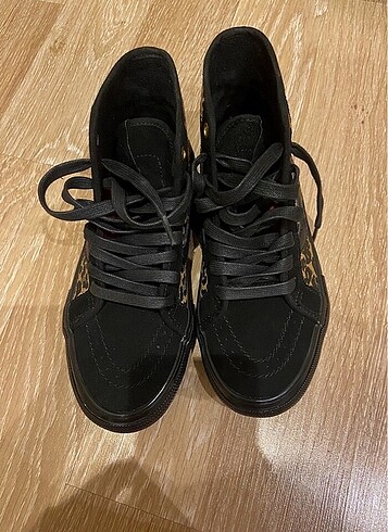 Vans Leoparlı vans