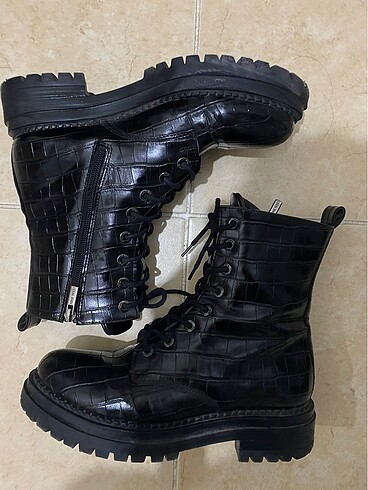 Nine West Kadın bot