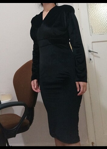 l Beden Kadife siyah elbise 