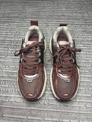 Nike NIKE V2K RUN PURPLE