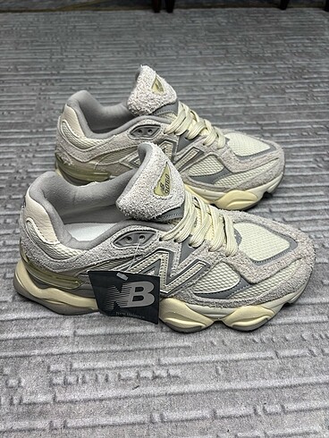 New Balance 9060 Quartz Grey