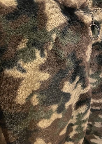 Kahverengi Kamuflaj Desenli Kapüşonlu Kadın Ceket - Görsel 2