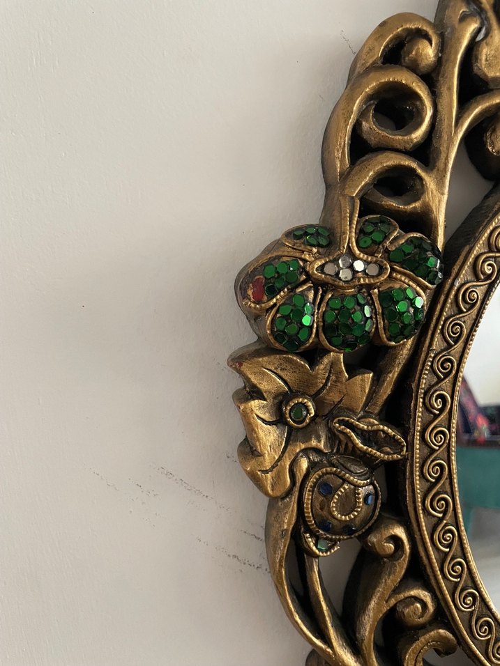 Altın Renkli Çiçek Detaylı Ayna - Görsel 3