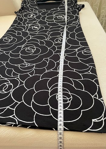 Taş detaylı Siyah Çiçek desenli elbise - Görsel 5