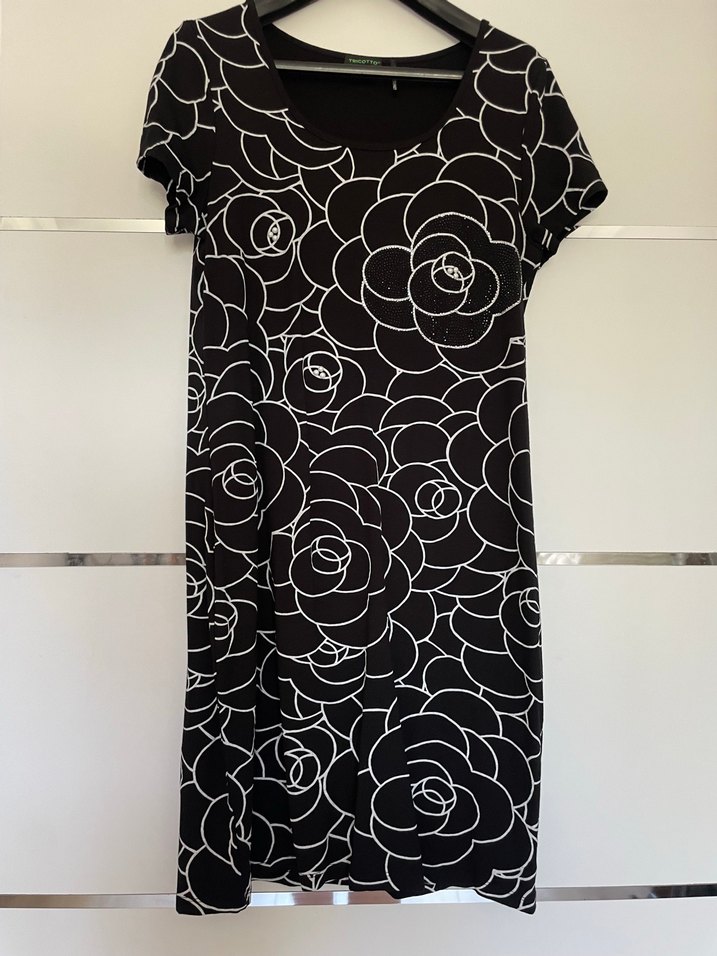 Taş detaylı Siyah Çiçek desenli elbise - Görsel 4