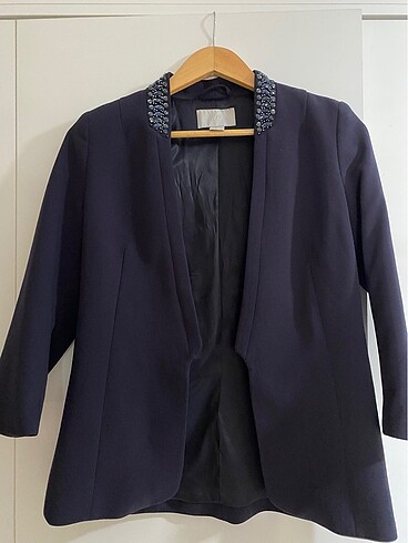 H&M blazer dirsek hizasında kol