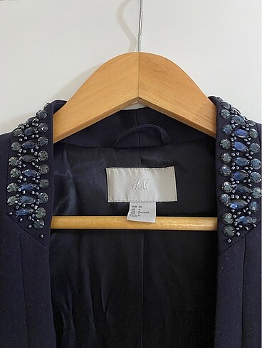 H&M H&M blazer dirsek hizasında kol