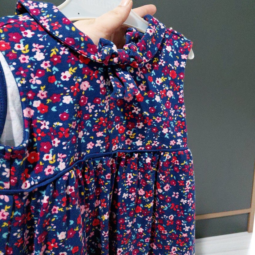 Çiçek Desenli Kolsuz Kız Elbisesi - Görsel 3