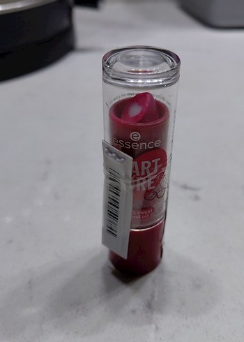 Essence Parlak Bordo Dudak Balmı - Görsel 2