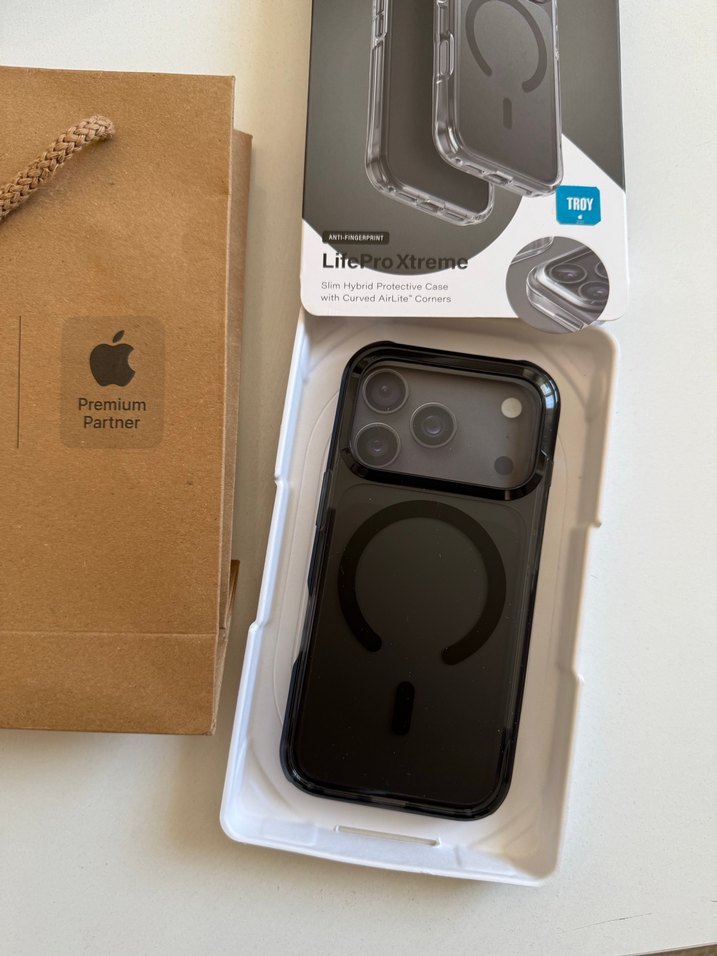 Apple Troy dan alındı 17 Pro lisanslı Telefon kılıfı - Görsel 3