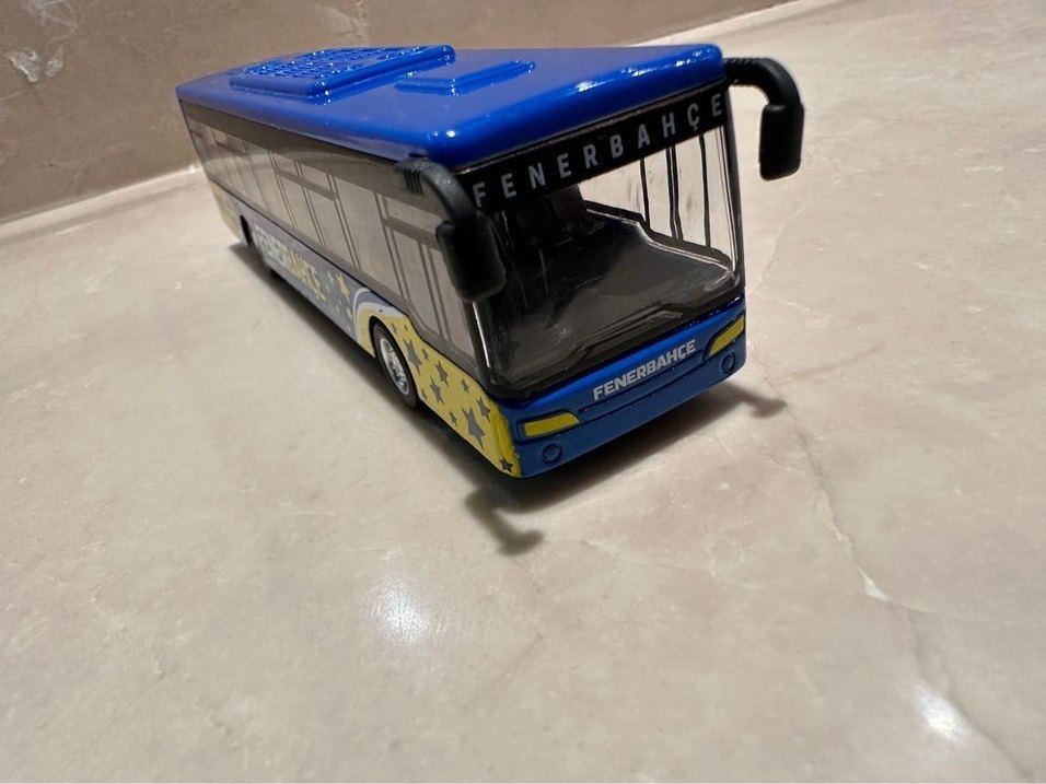 Fenerbahçe Lisanslı Takım Otobüsü Sıfır - Görsel 3