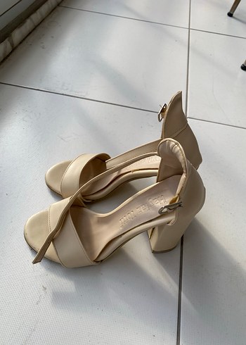 35 Beden Bej Minimalist Stiletto Topuklu Kadın Ayakkabı