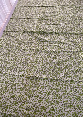 Parlak Yeşil Baskılı Kumaş - Görsel 3