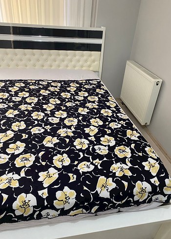 Koyu Sarı Çiçek Desenli Kumaş - Görsel 2