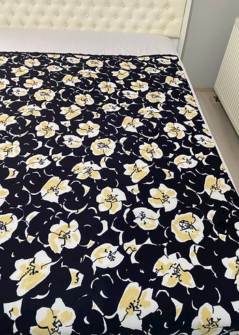 Koyu Sarı Çiçek Desenli Kumaş - Görsel 4