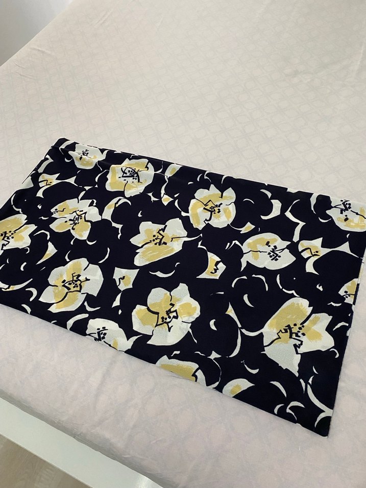 Koyu Sarı Çiçek Desenli Kumaş - Görsel 5