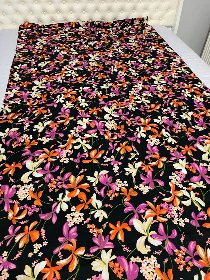 Çiçek Desenli Kumaş - Görsel 3