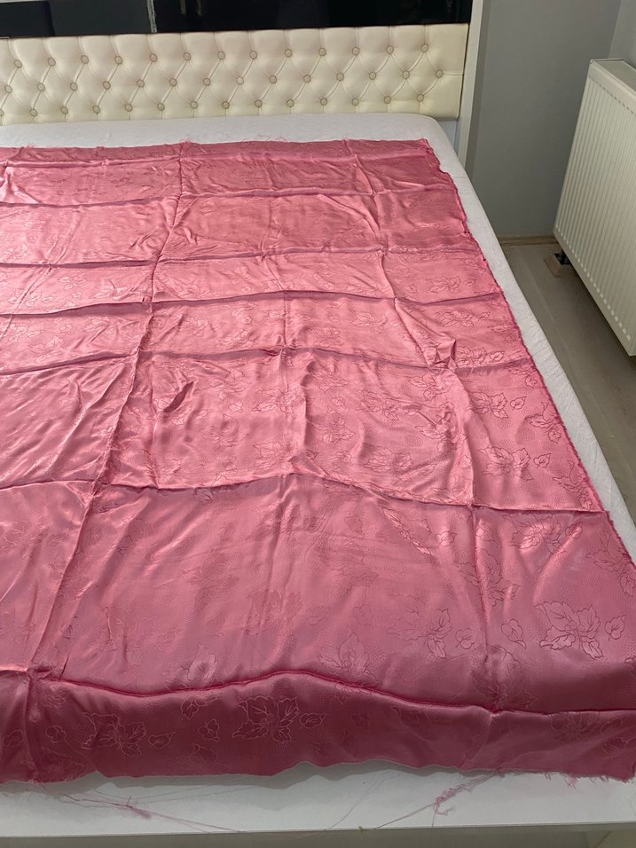 Parlak Pembe Yaprak Desenli Kumaş - Görsel 2