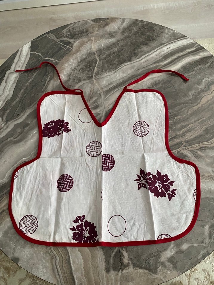 Beyaz Bağlamalı Bebek Önlüğü - Görsel 2