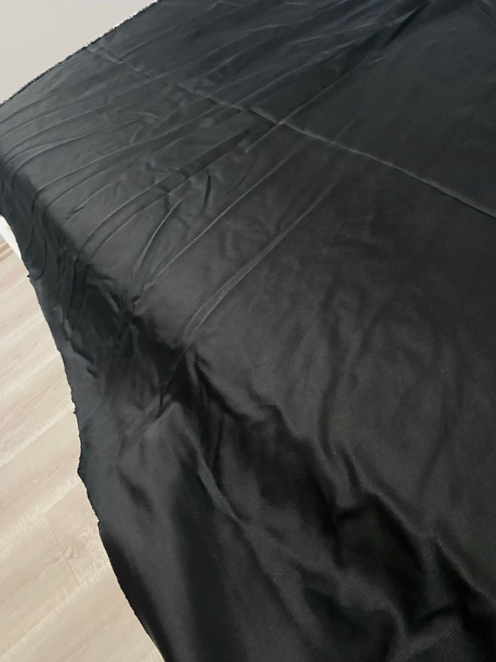 Düz Siyah Hafif Parlak Kumaş - Görsel 5