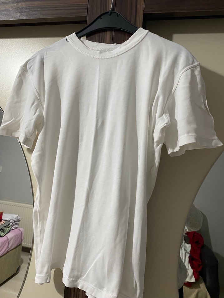 Beyaz Tşirt - Görsel 3