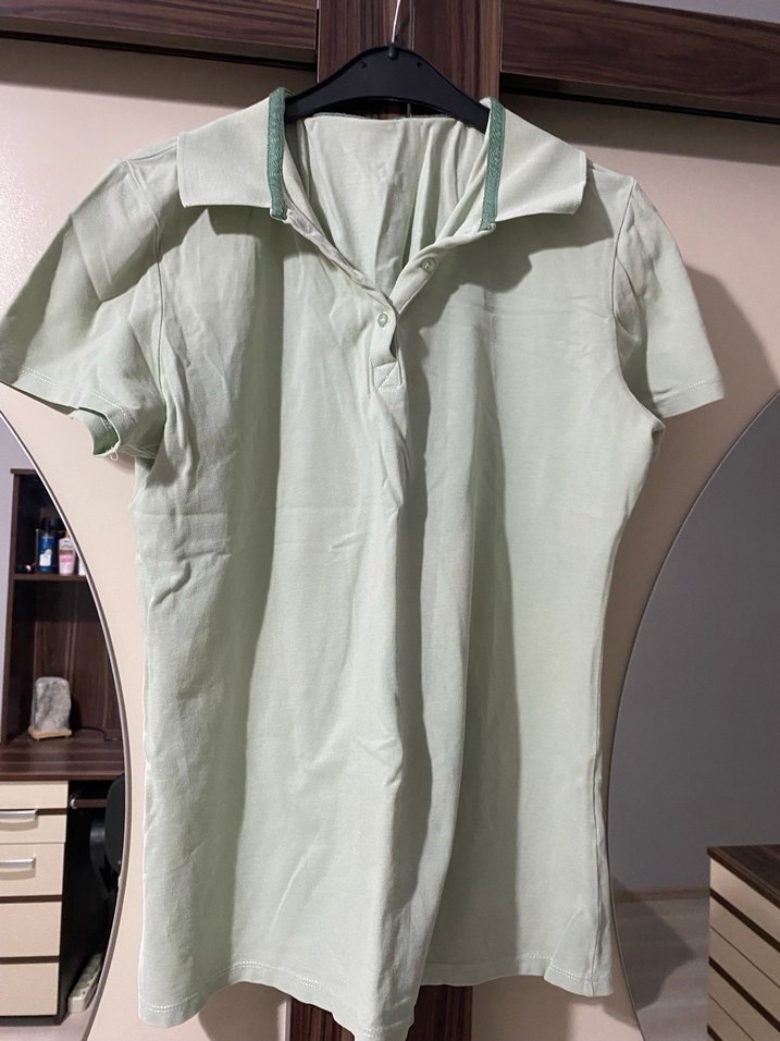 Yeşil Keten Düğmeli Yakalı Tşirt - Görsel 2