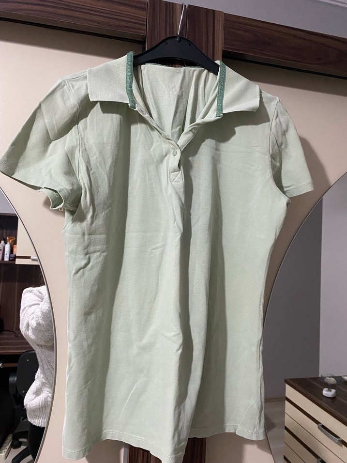 Yeşil Keten Düğmeli Yakalı Tşirt - Görsel 3