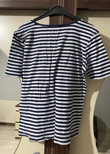 Düğmeli Çizgili Tşirt - Görsel 4