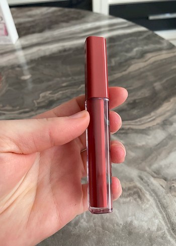 Parlak Kırmızı Ruj - Görsel 2