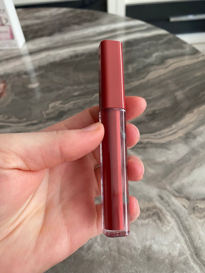 Parlak Kırmızı Ruj - Görsel 2