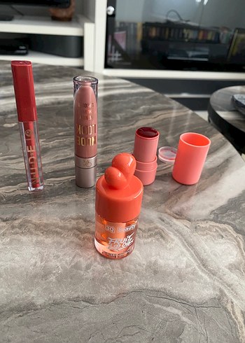 Pastel Pembe Ruj ve Dudak Ürünleri Seti - Görsel 2