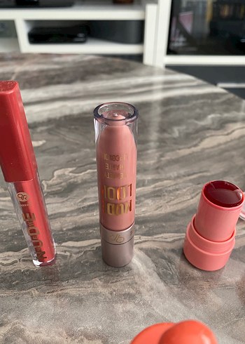 Pastel Pembe Ruj ve Dudak Ürünleri Seti - Görsel 5