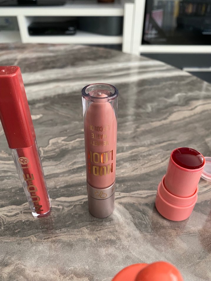 Pastel Pembe Ruj ve Dudak Ürünleri Seti - Görsel 5