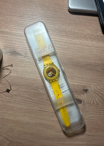Swatch Renkli Sarı Swatch Kadın Kol Saati