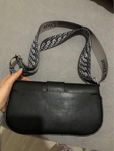 Dior Dior koyu renk kol çantasi