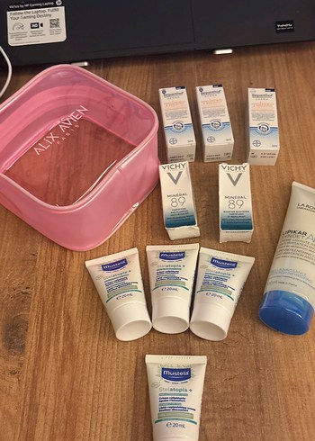 Vichy Mineral 89 ve Mustela Cilt Bakım Seti